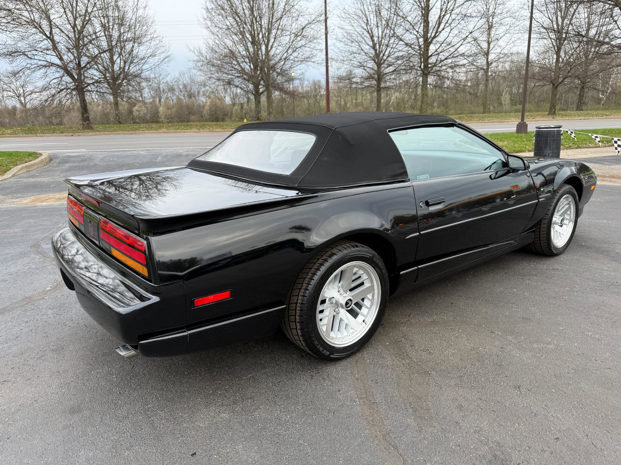 Used 1991 Pontiac Firebird Convertible image 11