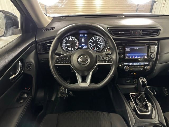 Used 2020 Nissan Rogue SV AWD/4WD image 14