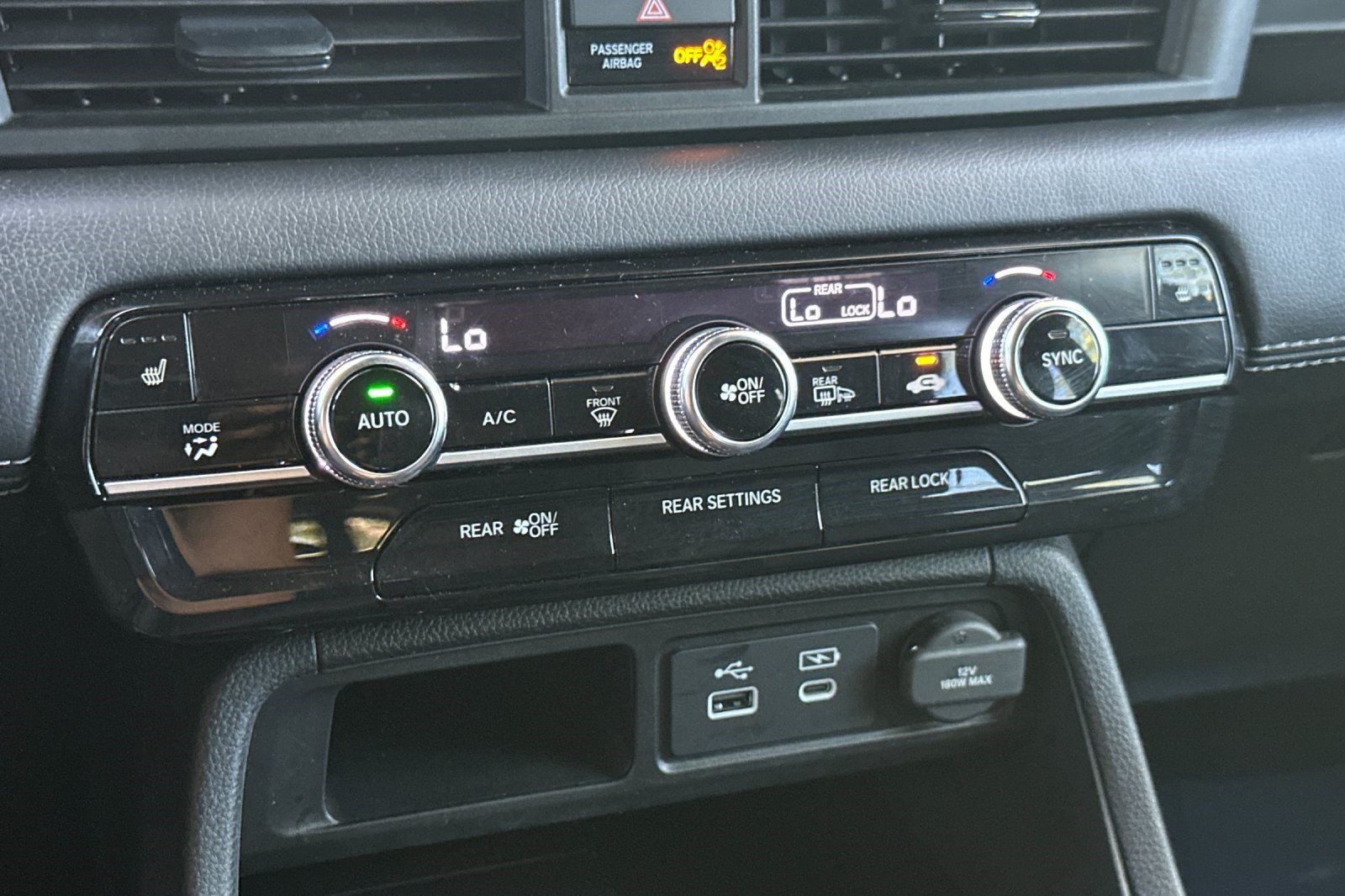 Used 2024 Honda Pilot Touring image 18