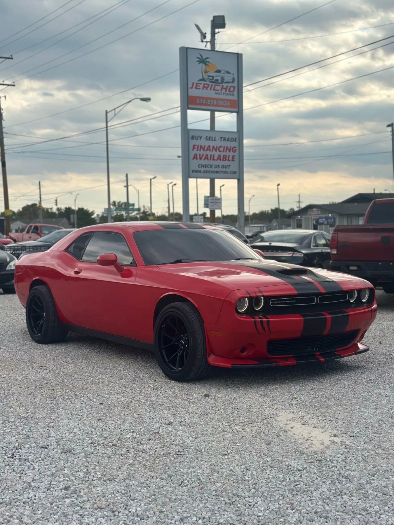 Used 2016 Dodge Challenger SXT