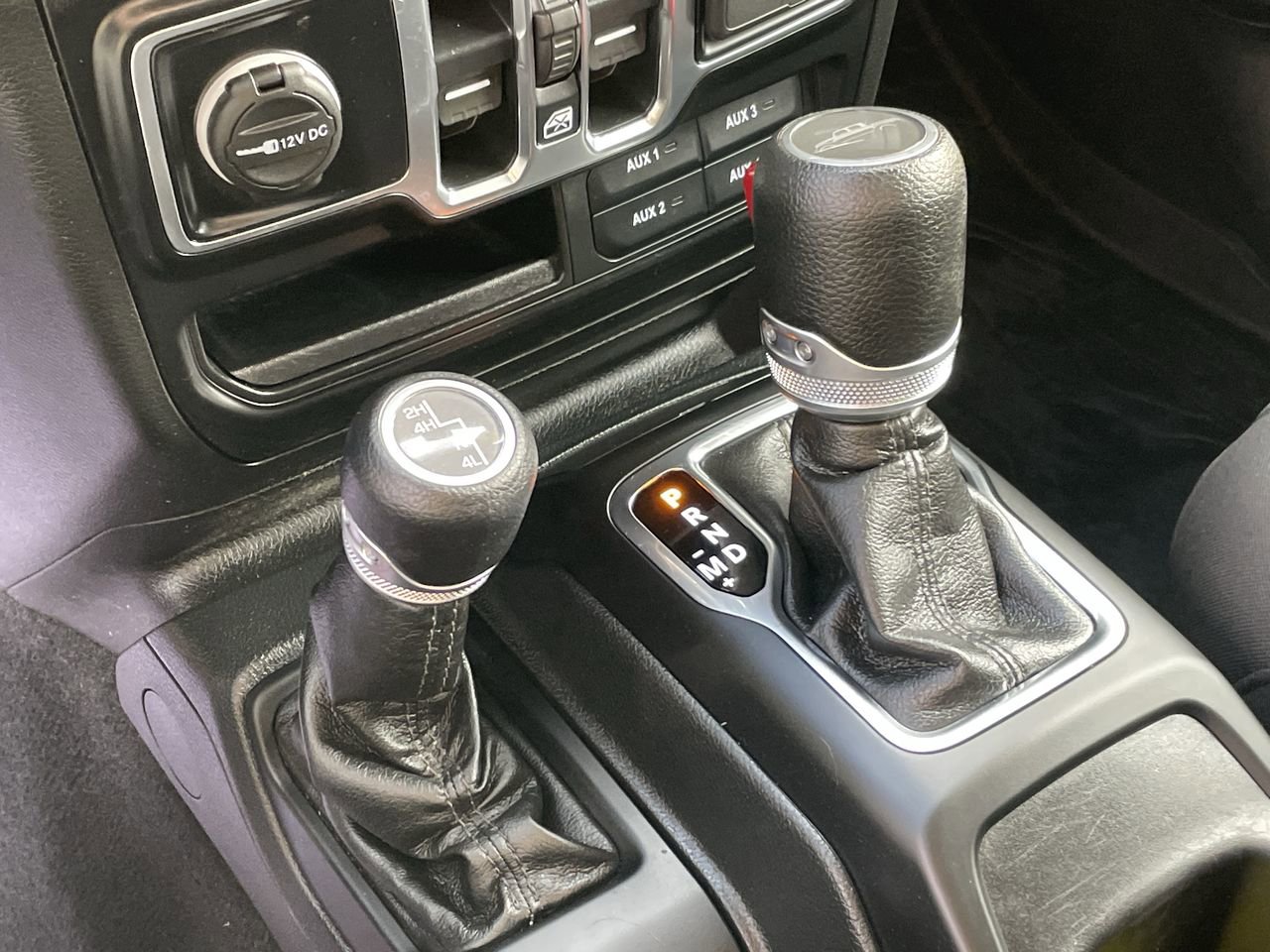 Used 2022 Jeep Gladiator Sport AWD/4WD image 19
