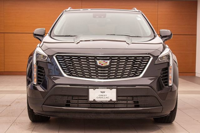 Used 2023 Cadillac XT4 Luxury w/ Cold Weather Package image 2