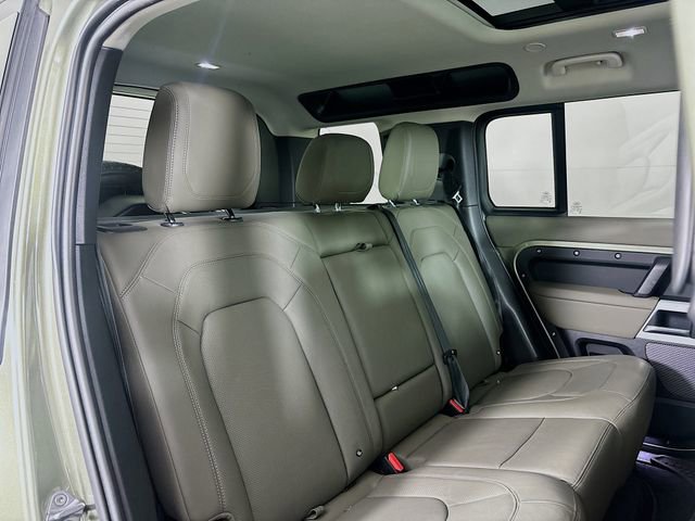 Used 2024 Land Rover Defender 110 S image 27