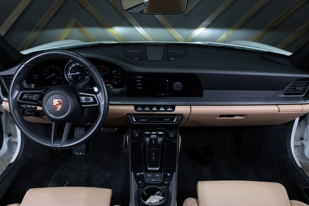 Used 2024 Porsche 911 Carrera image 4