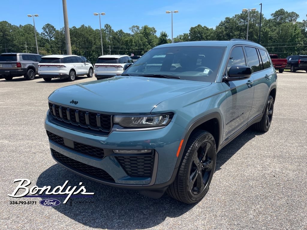 Used 2026 Jeep Grand Cherokee L Limited w/ Limited Altitude Package RWD image 3