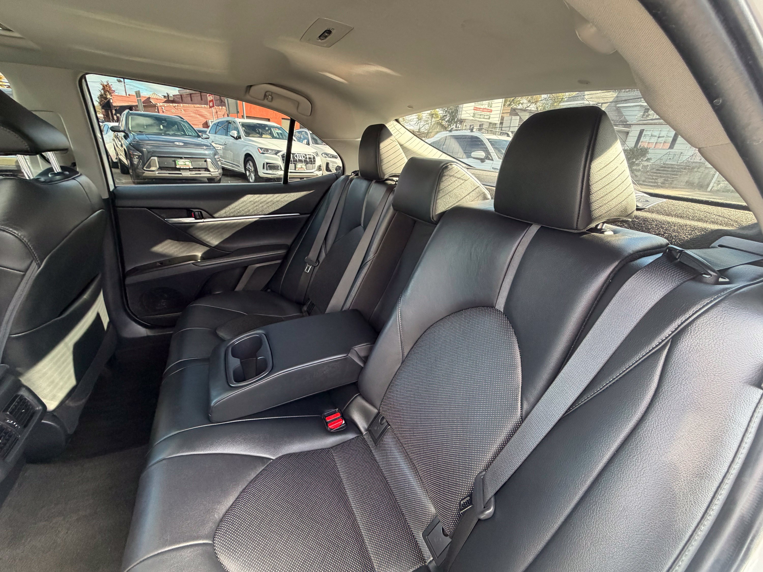 Used 2021 Toyota Camry XLE w/ Navigation Upgrade Package FWD image 19