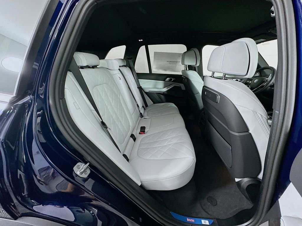 Used 2026 BMW X5 xDrive50e w/ Premium Package image 33