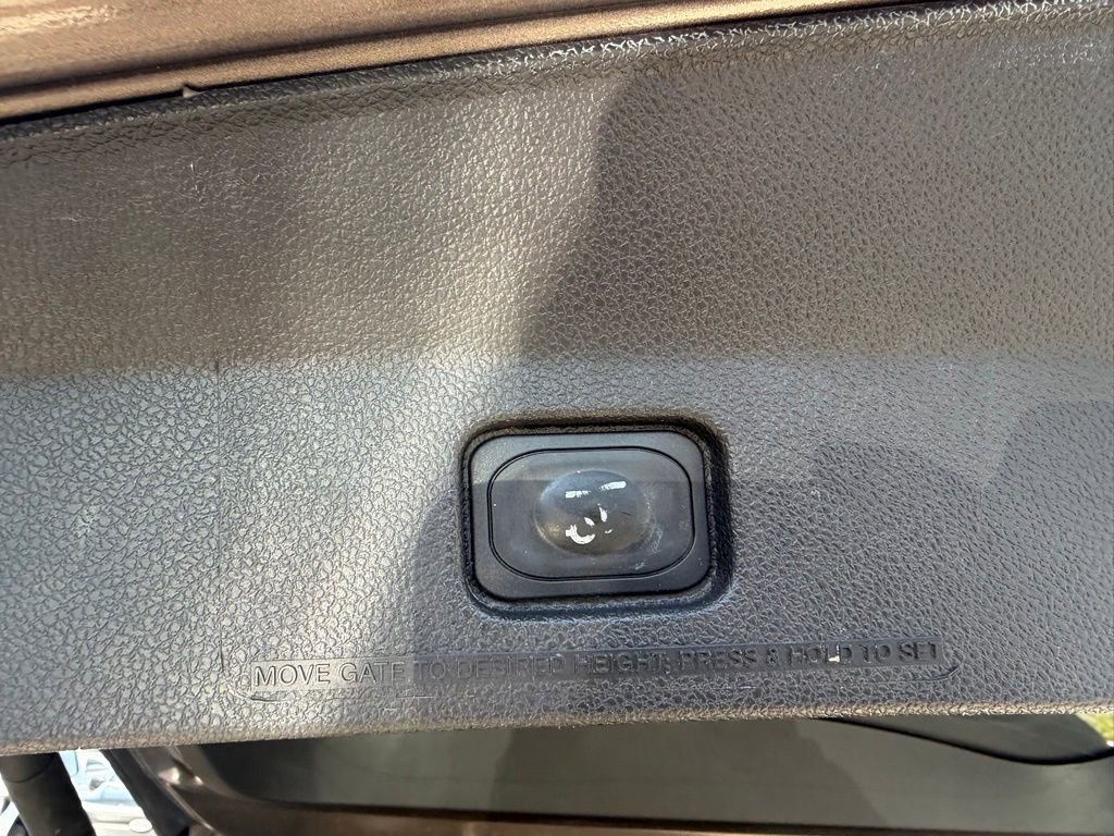 Used 2015 Ford Explorer Limited w/ Equipment Group 301A FWD image 4