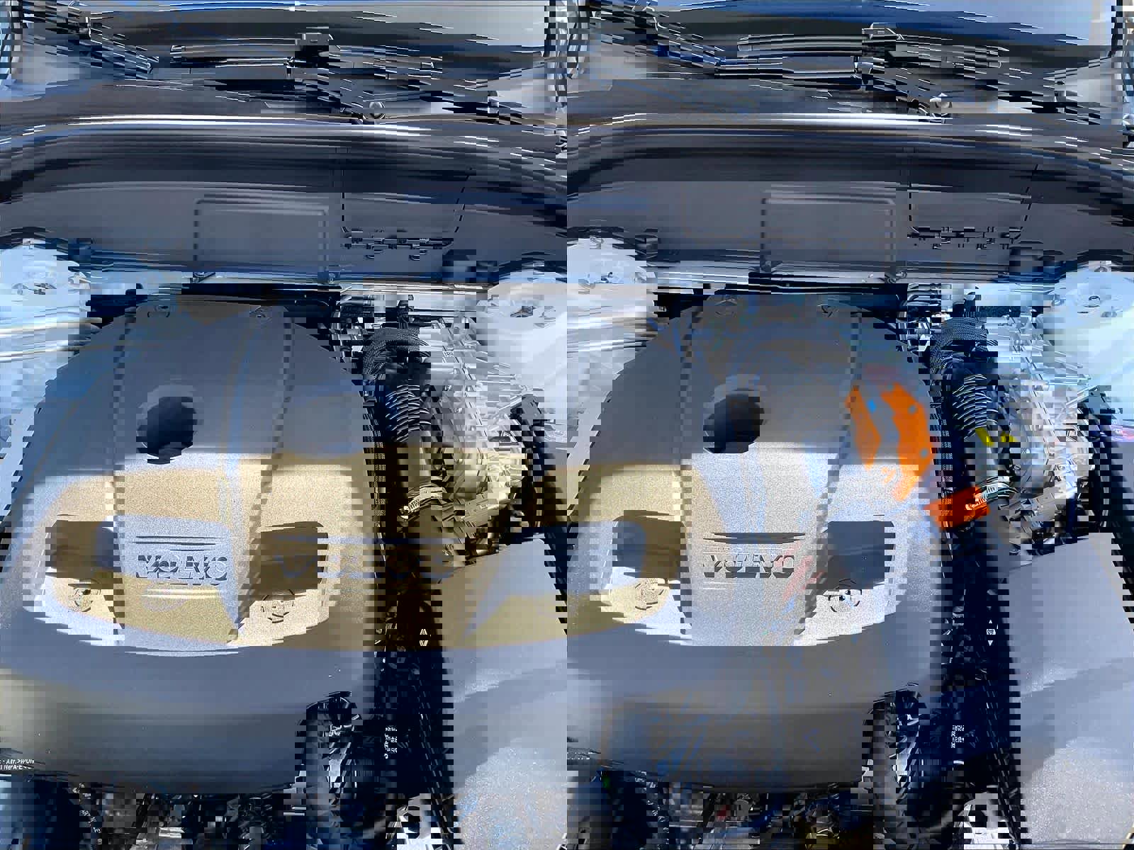 New 2026 Volvo XC60 T8 Plus w/ Protection Package Premier image 13