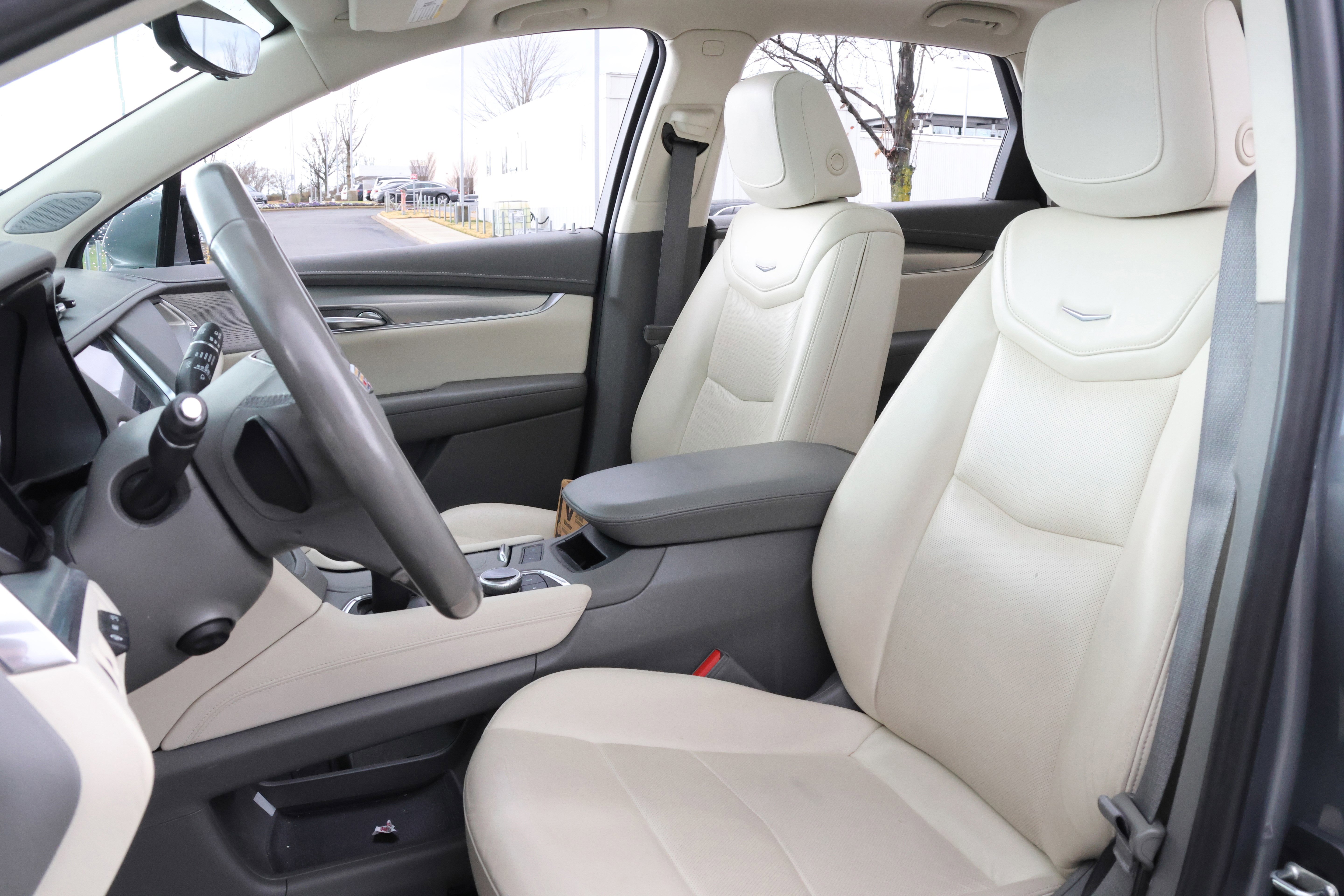 Used 2021 Cadillac XT5 Premium Luxury image 36