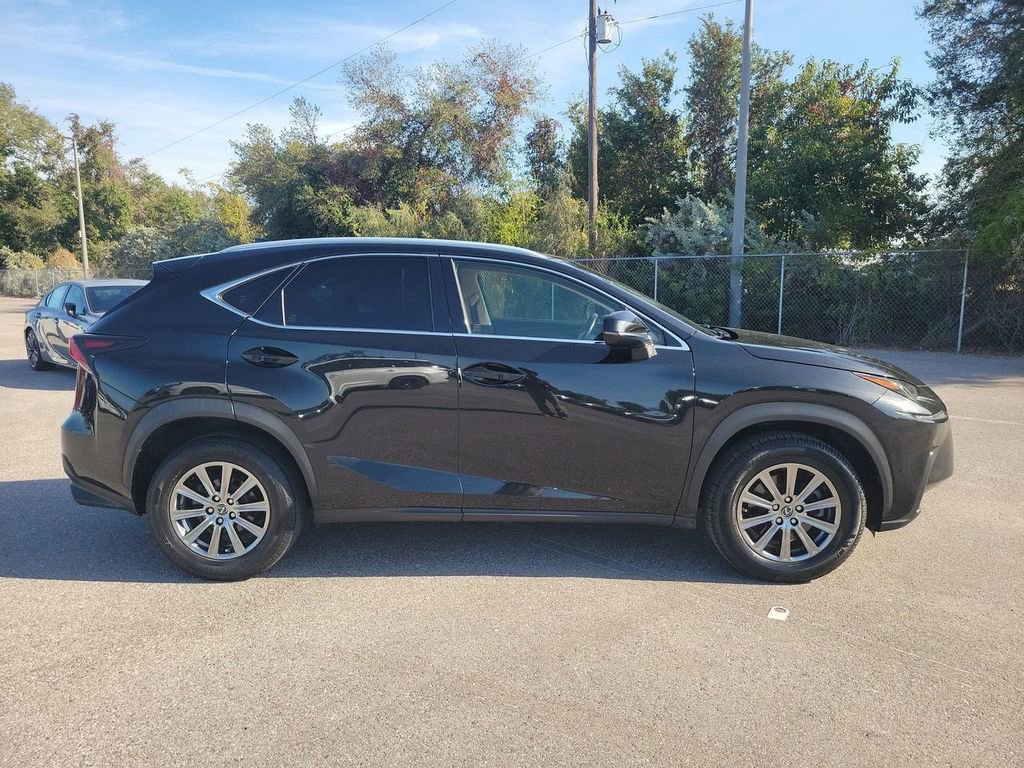 Used 2018 Lexus NX 300 FWD image 10