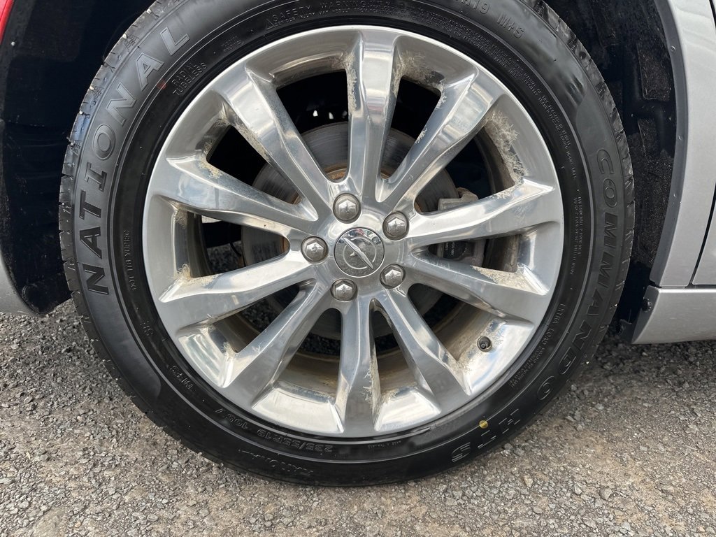 Used 2018 Chrysler 300 Limited w/ Safetytec Plus Group image 9