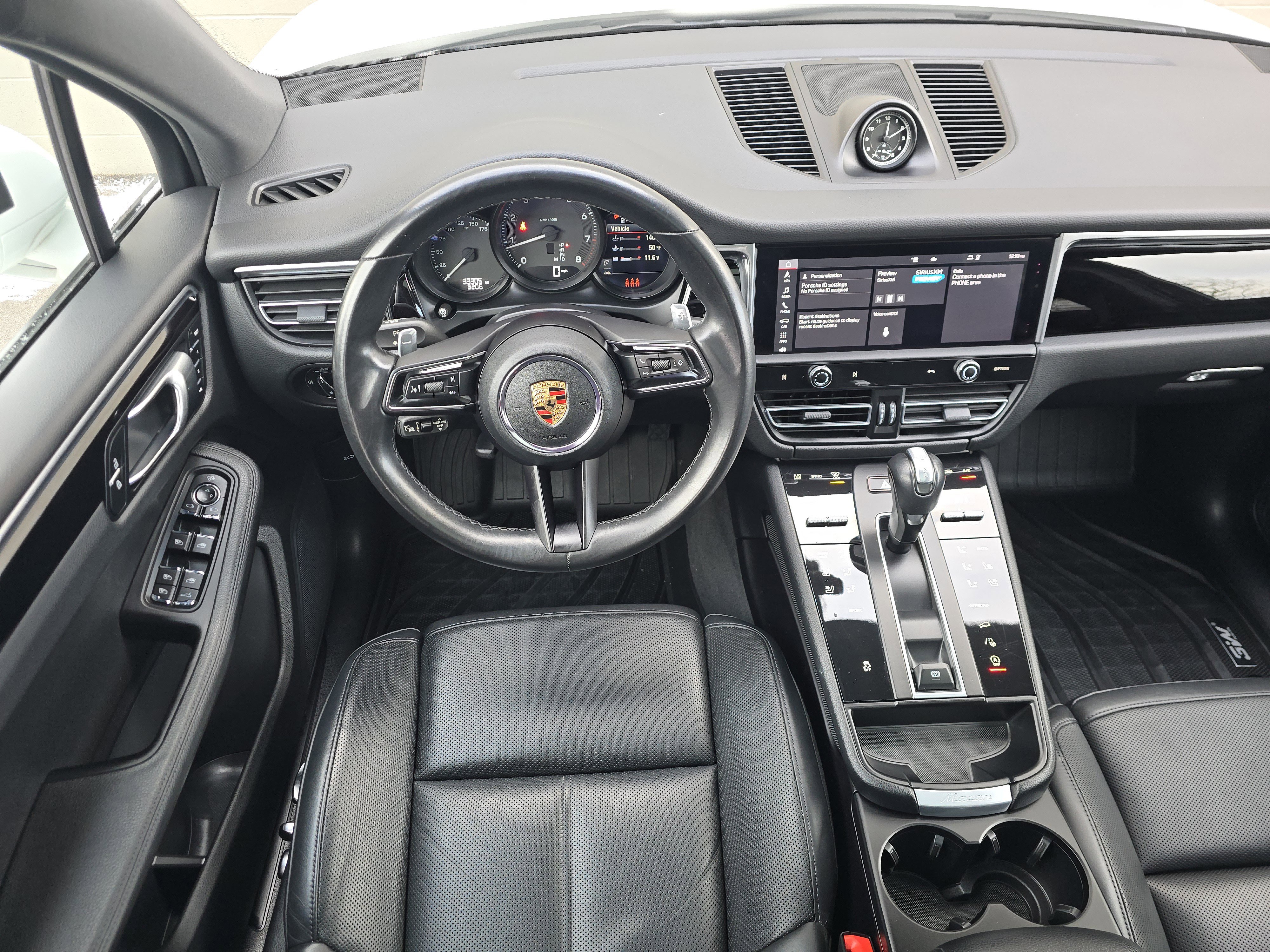 Certified 2023 Porsche Macan image 17