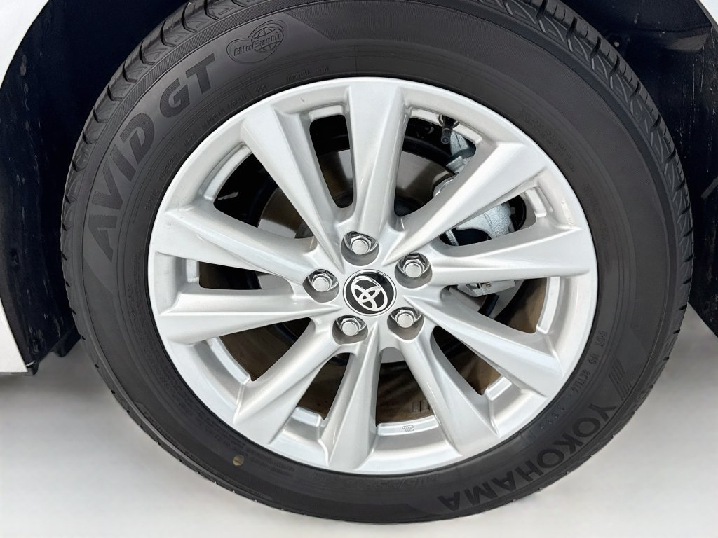 Used 2025 Toyota Corolla SE FWD image 31