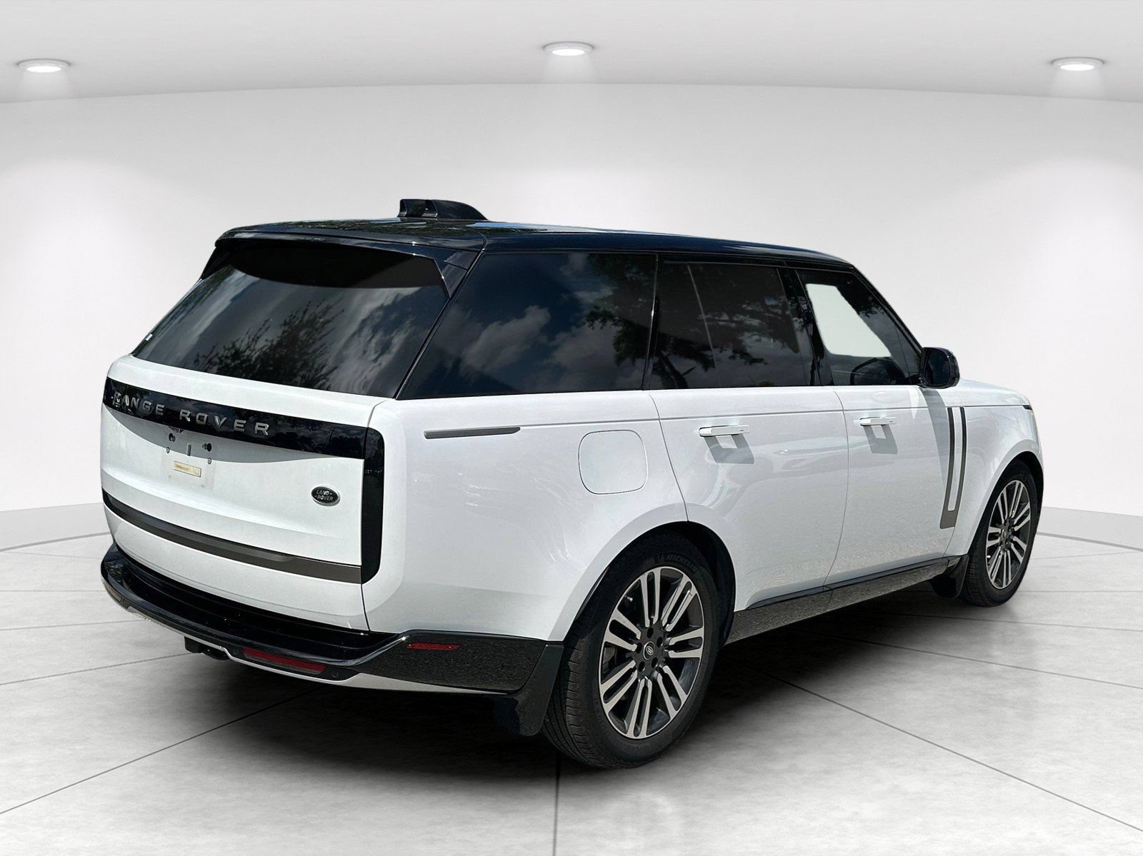 Used 2023 Land Rover Range Rover SE AWD/4WD image 4