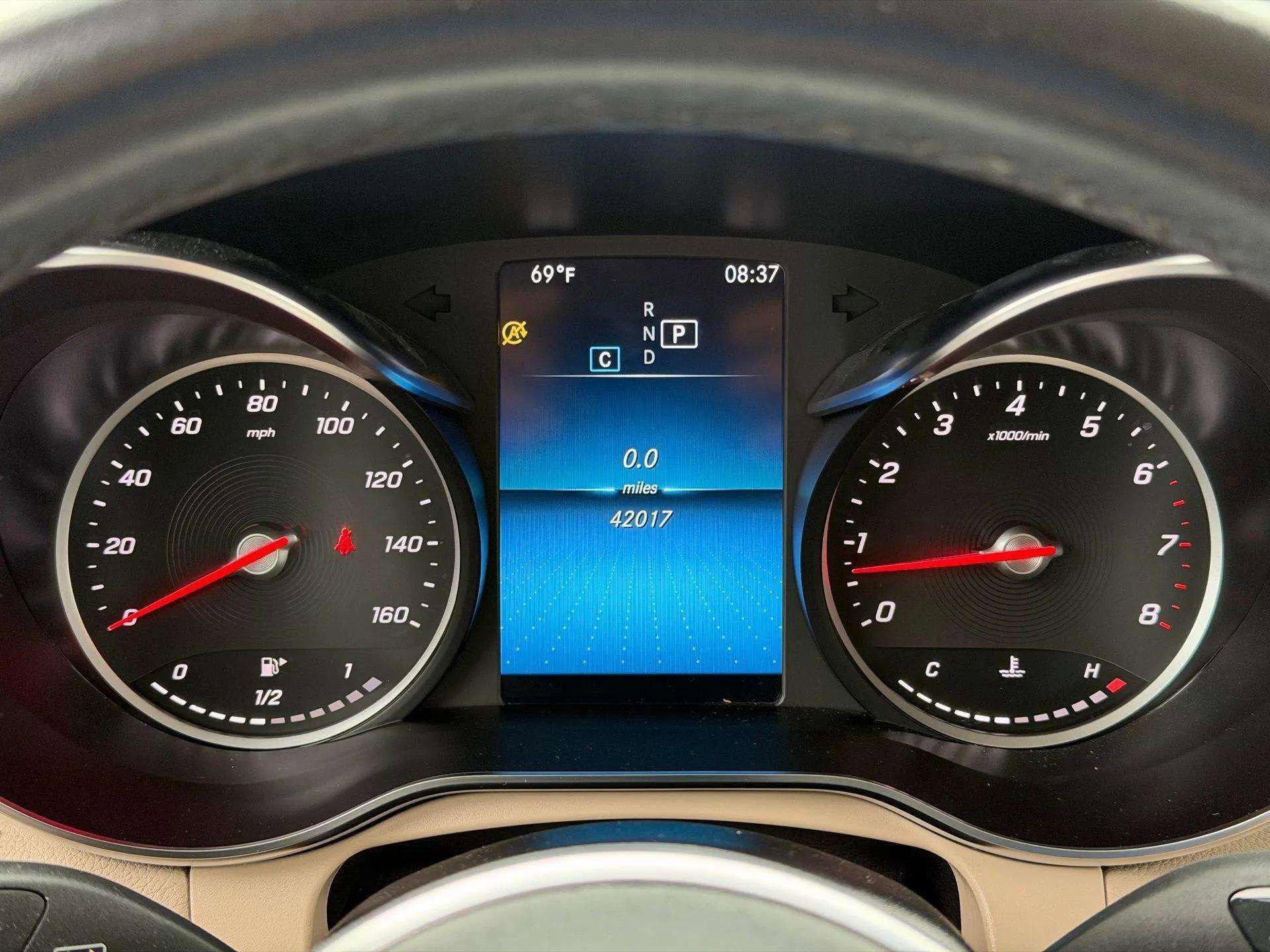 Used 2022 Mercedes-Benz GLC 300 image 21