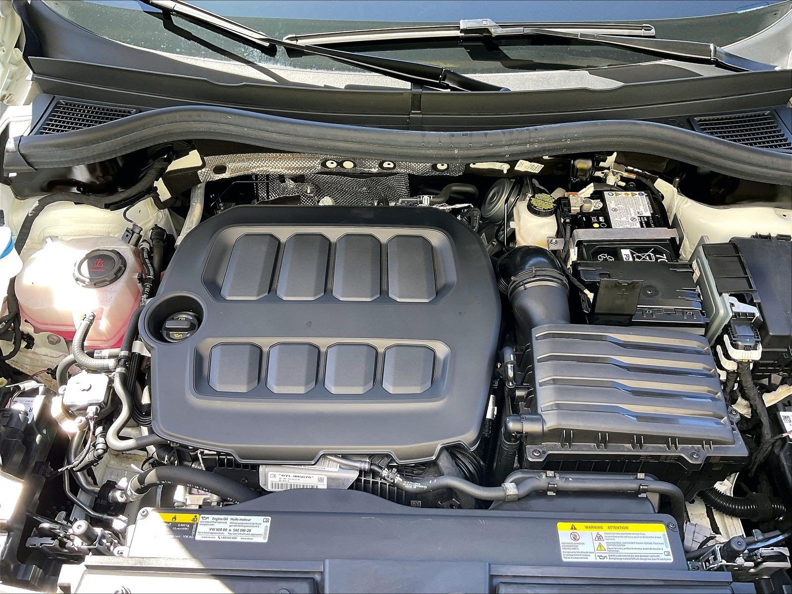 Certified 2025 Volkswagen Tiguan SE AWD/4WD image 9