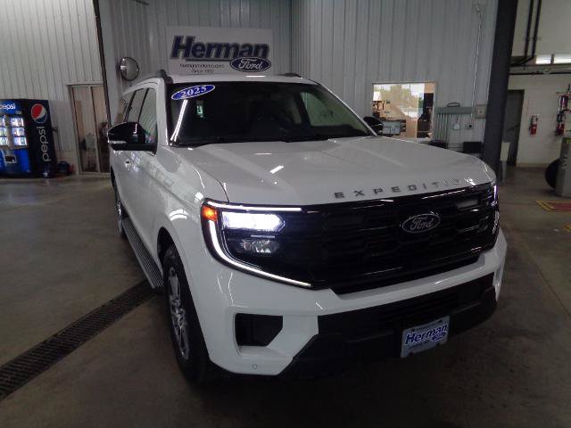 Certified 2025 Ford Expedition Max Active AWD/4WD image 1