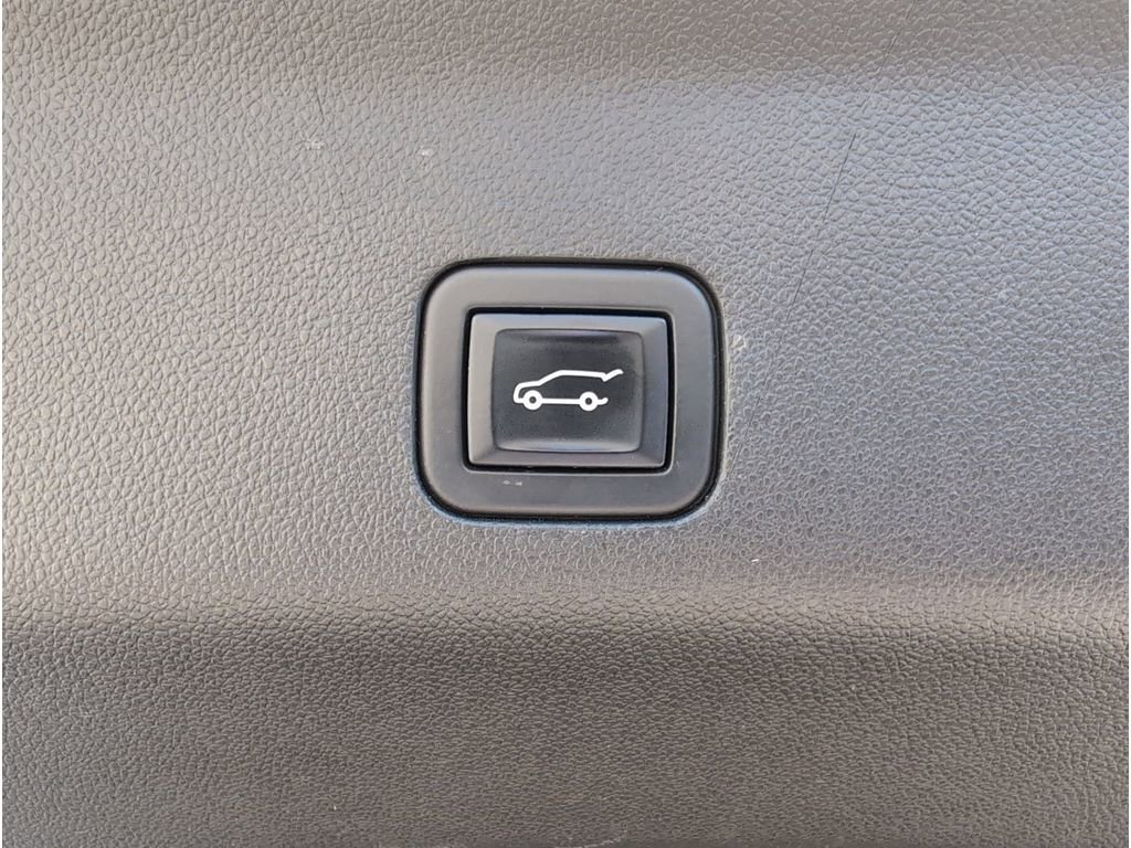 Used 2023 Chevrolet Tahoe Z71 image 36