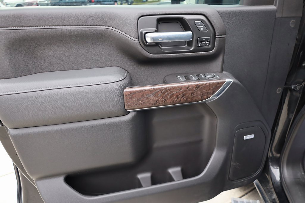Used 2021 GMC Sierra 3500 Denali w/ Denali Black Diamond Edition image 10
