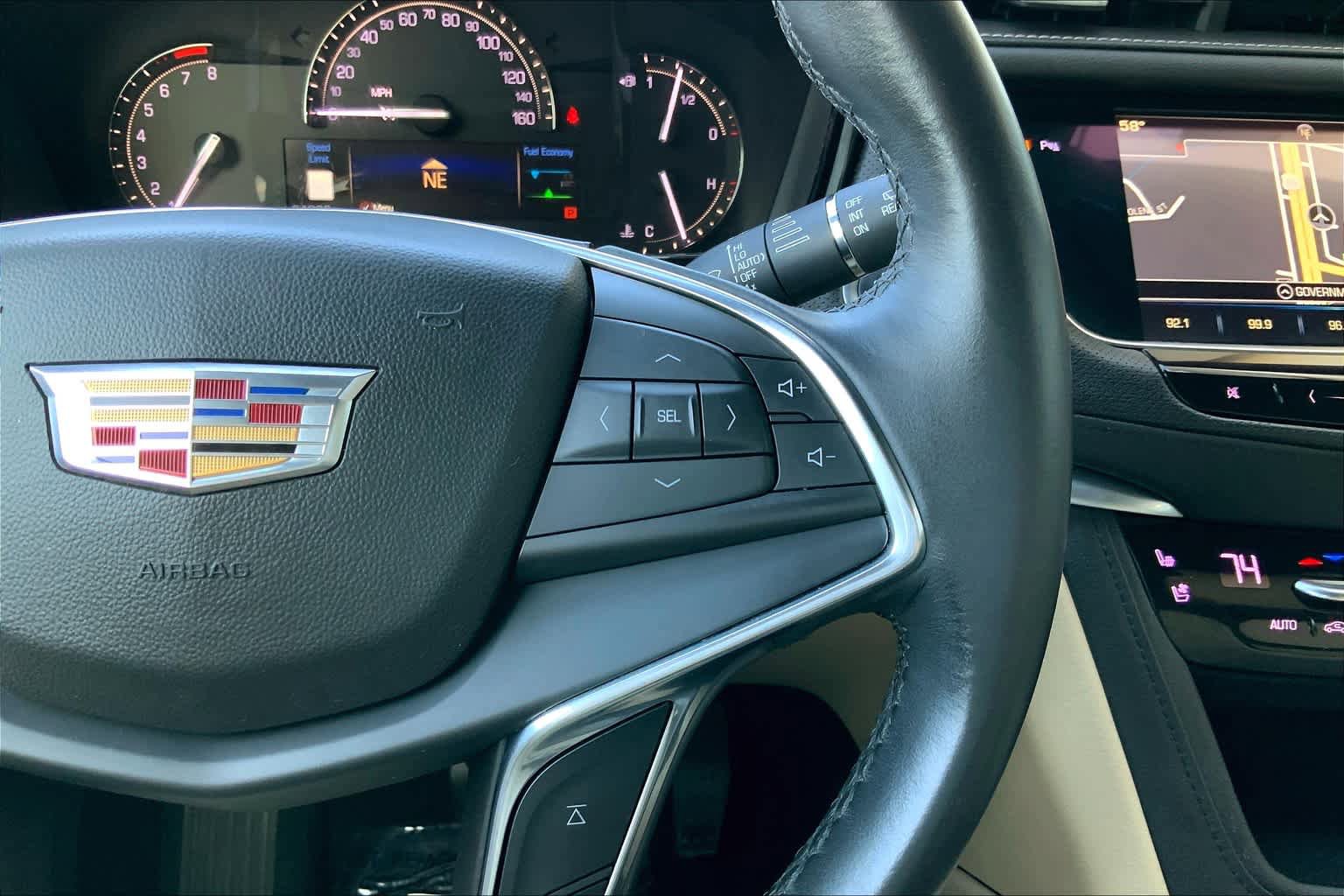 Used 2018 Cadillac XT5 Premium Luxury AWD/4WD image 17