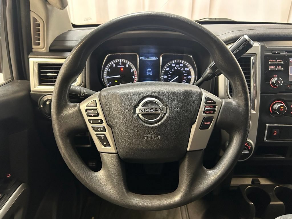 Used 2018 Nissan Titan SV AWD/4WD image 9