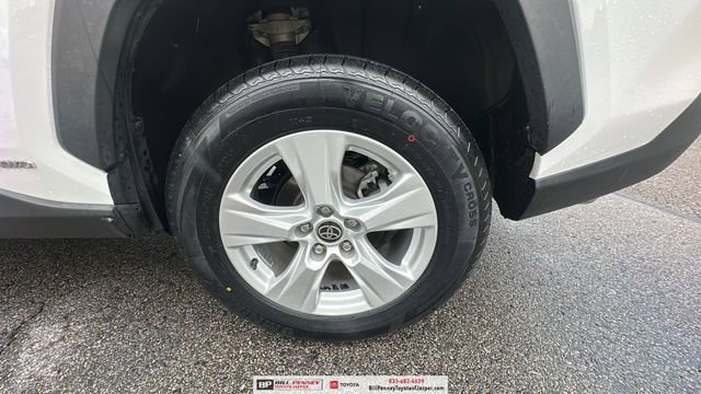 Used 2021 Toyota RAV4 XLE w/ Convenience Package image 19