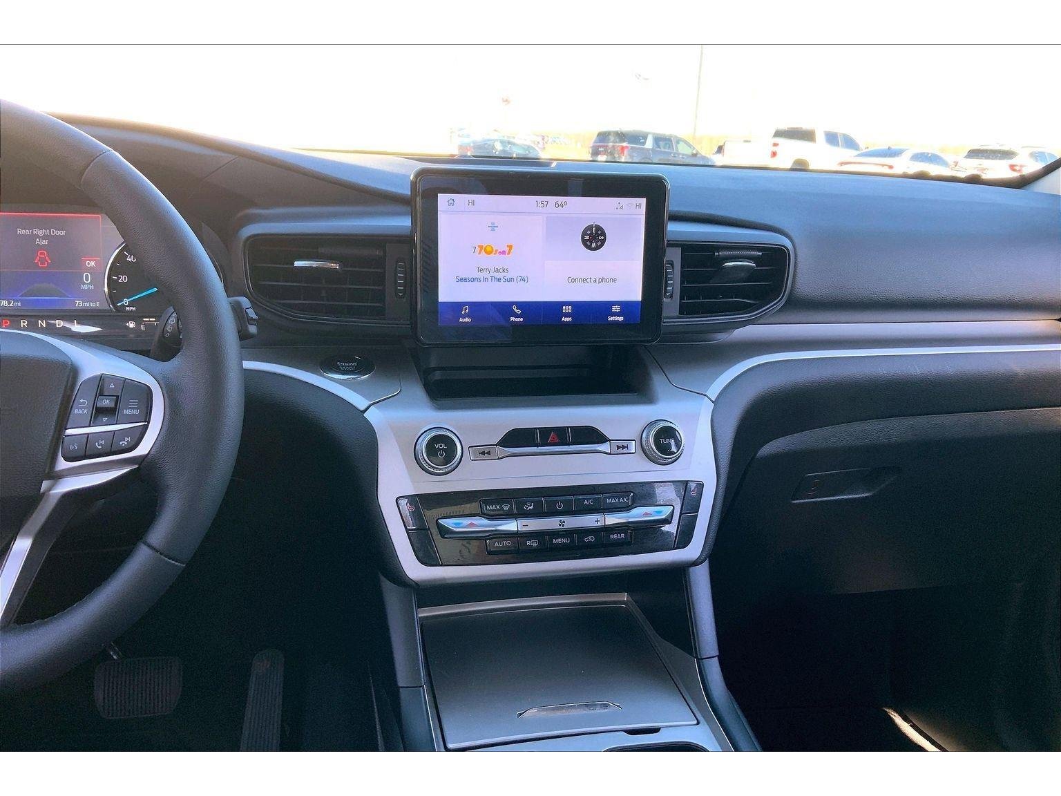 Used 2022 Ford Explorer XLT image 6