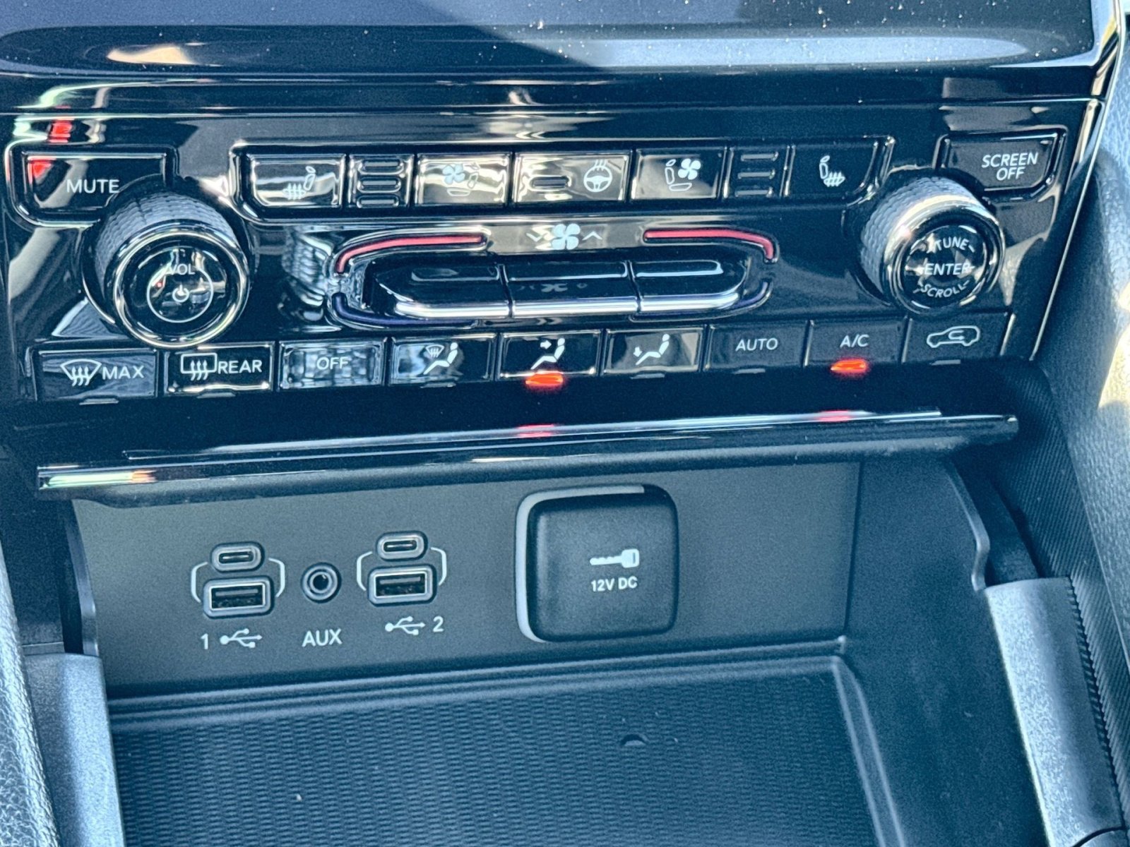 New 2025 Jeep Grand Cherokee Limited w/ Luxury Tech Group II image 21