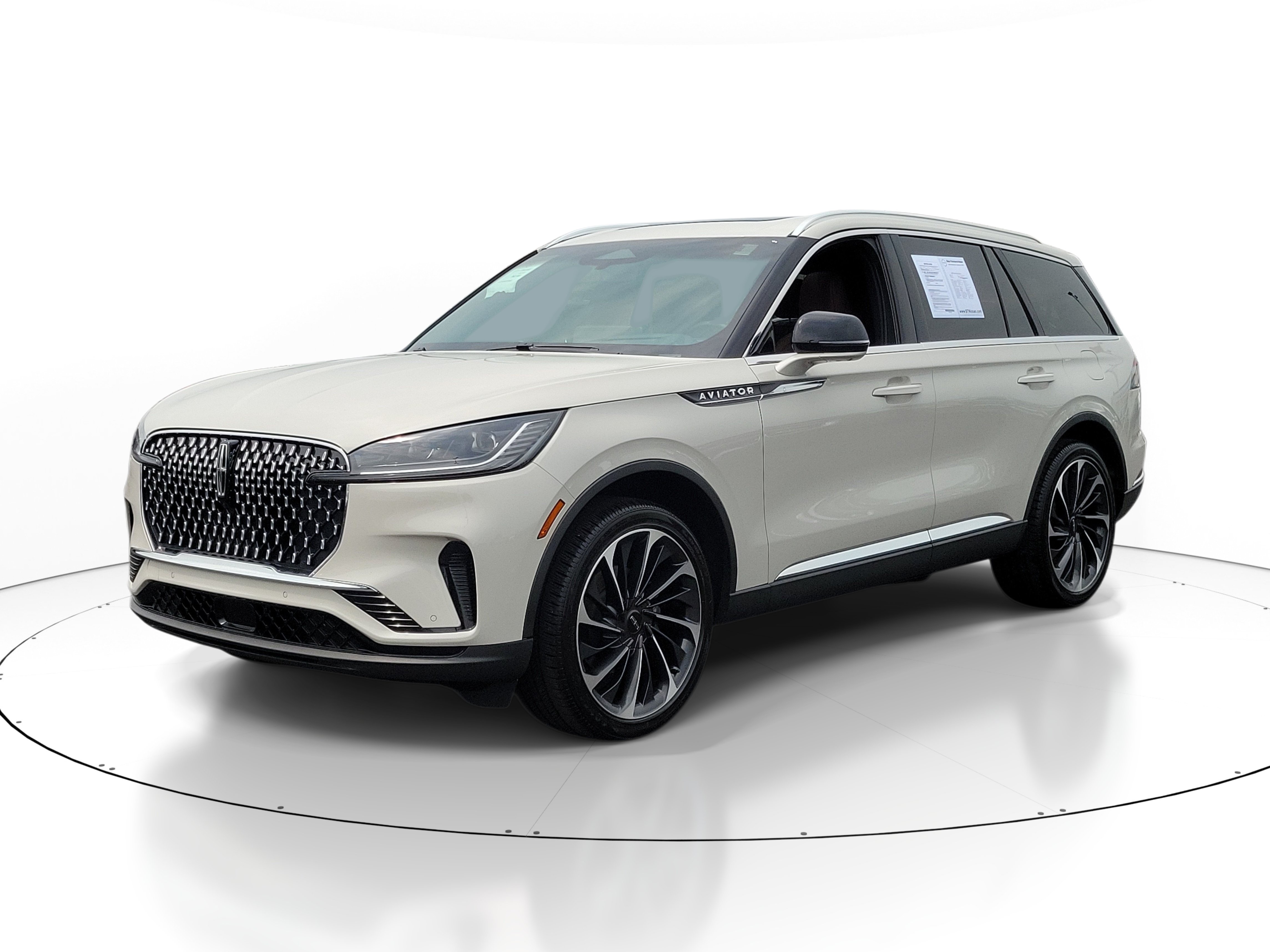 Used 2025 Lincoln Aviator Reserve w/ Illumination Package AWD/4WD image 2