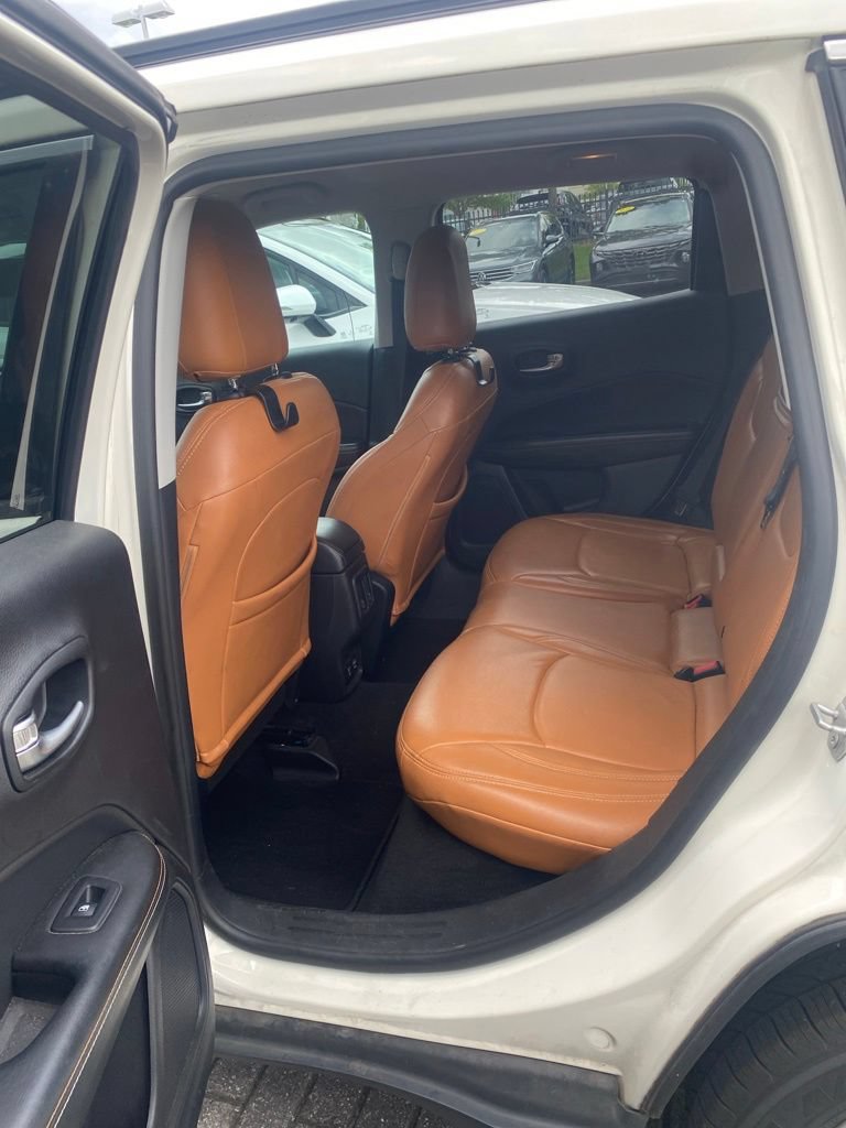 Used 2018 Jeep Compass Latitude w/ Popular Equipment Group FWD image 4