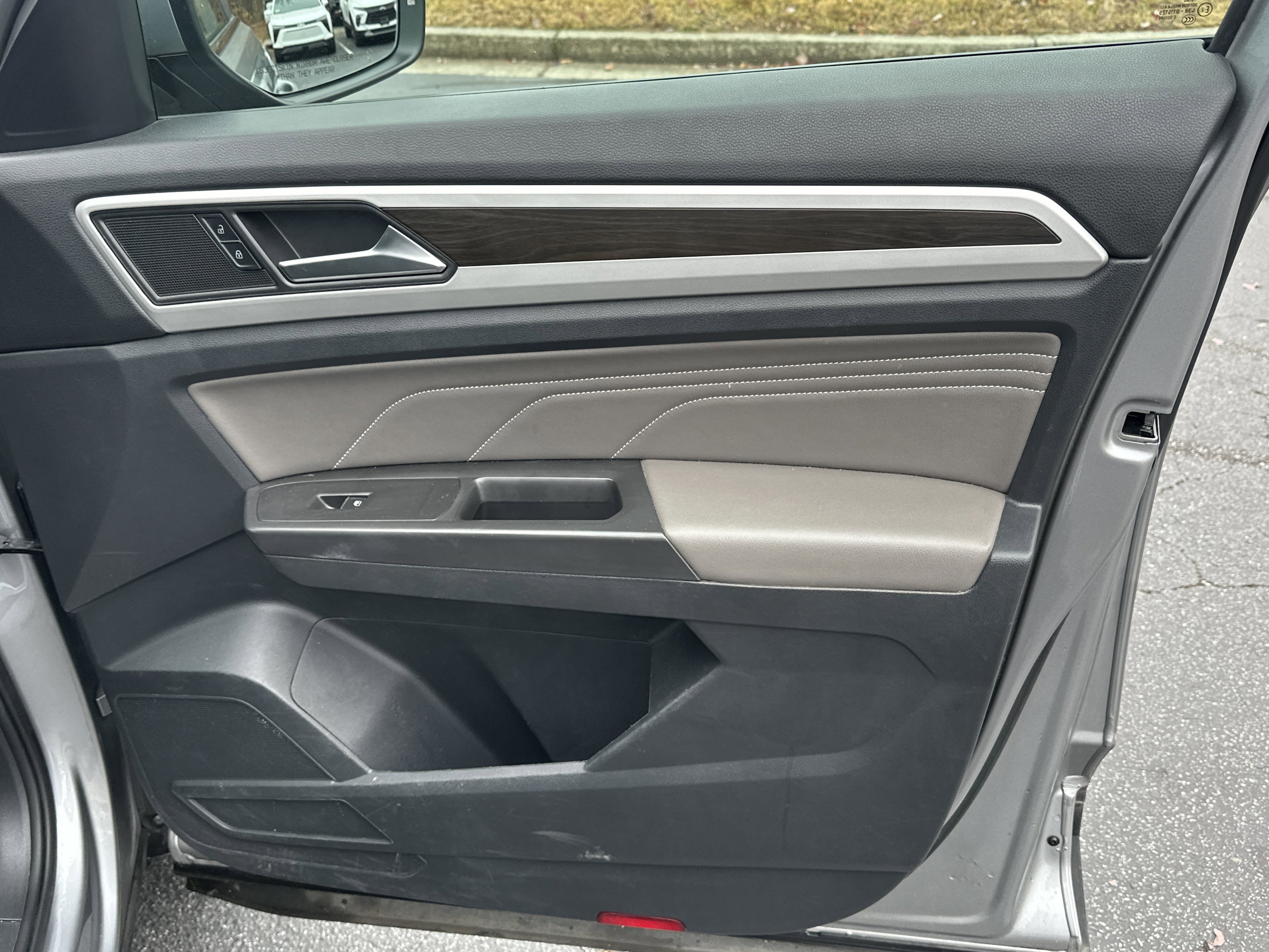 Used 2022 Volkswagen Atlas SE w/ Panoramic Sunroof Package image 13