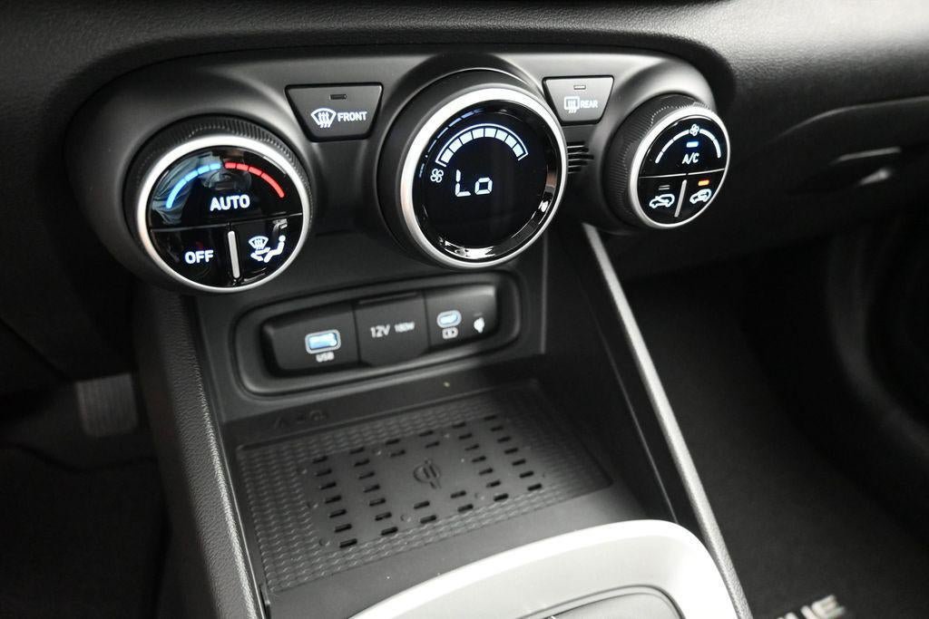 New 2026 Hyundai Venue SEL FWD image 18
