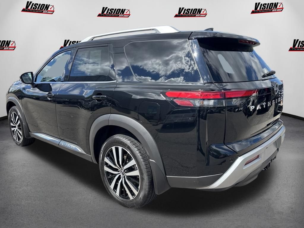 Certified 2024 Nissan Pathfinder Platinum AWD/4WD image 9