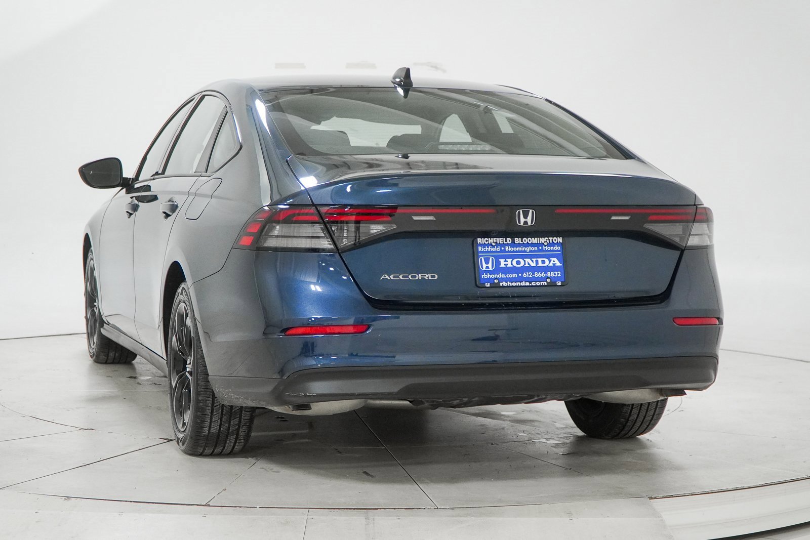 Certified 2025 Honda Accord SE image 7