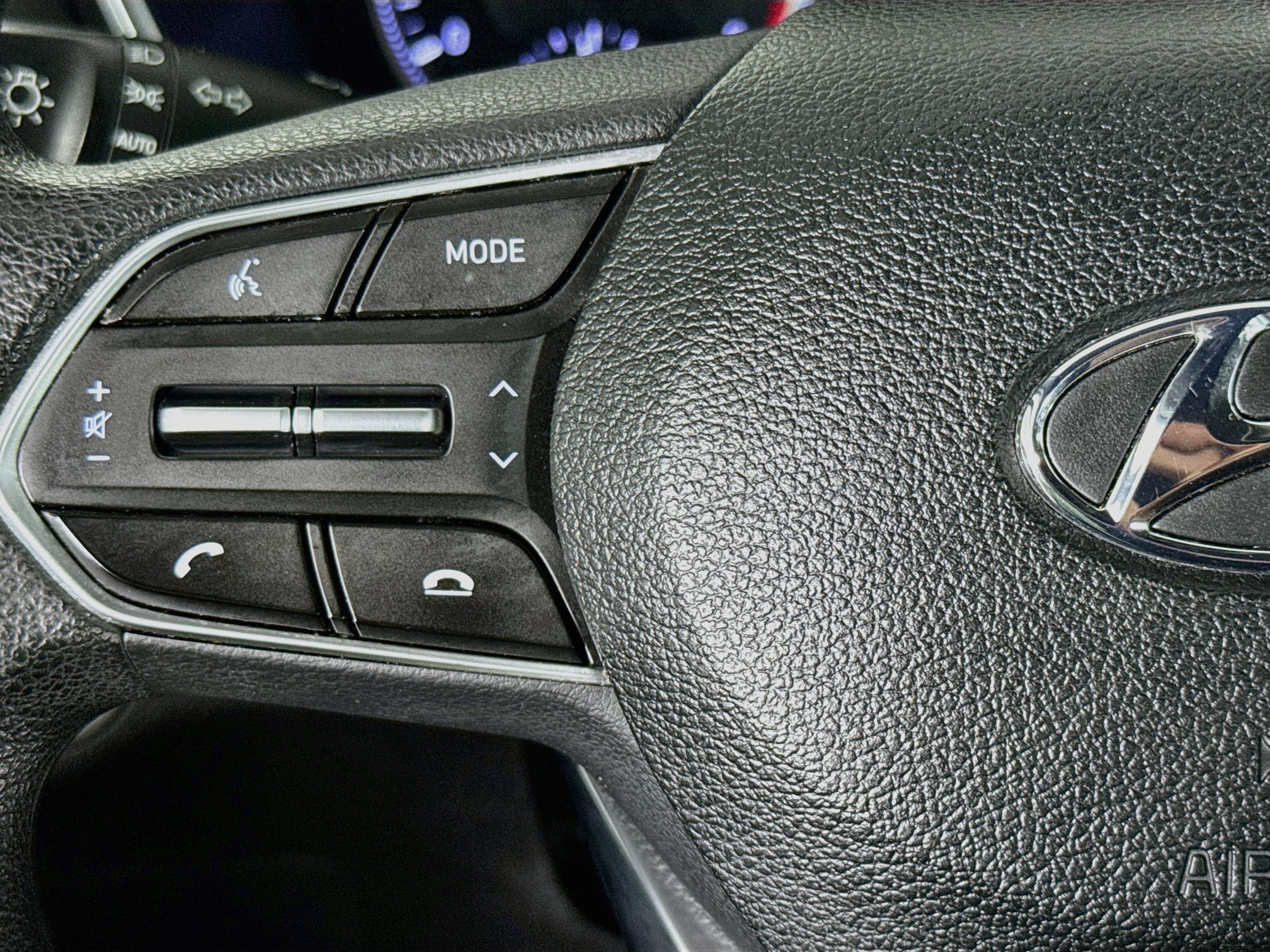 Used 2019 Hyundai Santa Fe SE AWD/4WD image 11