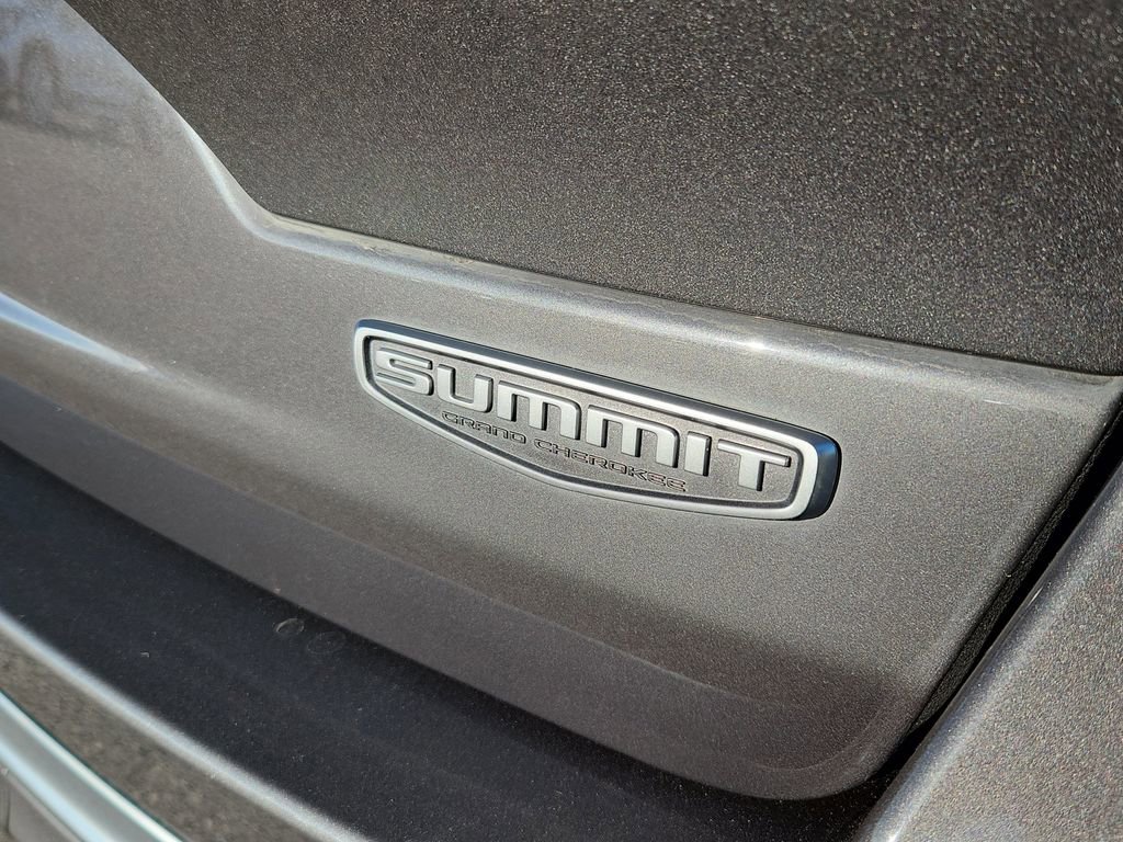Used 2022 Jeep Grand Cherokee Summit w/ Advanced Protech Group IV image 27