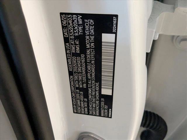 New 2025 Volvo EX90 Plus image 18