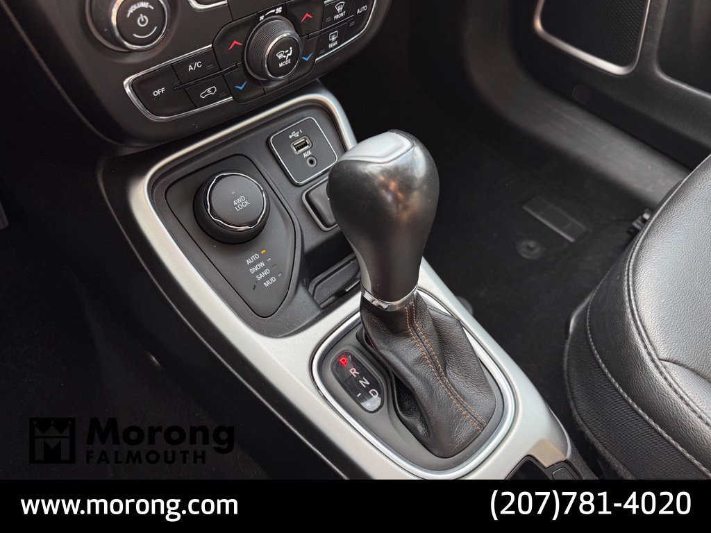 Used 2019 Jeep Compass Latitude w/ Cold Weather Group AWD/4WD image 40