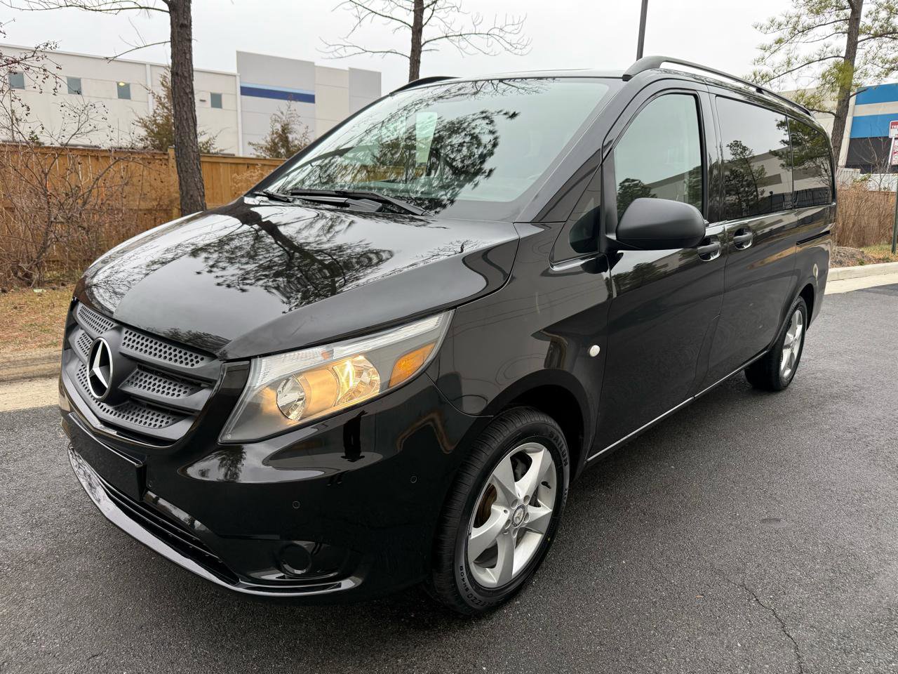 Used 2016 Mercedes-Benz Metris Passenger image 2