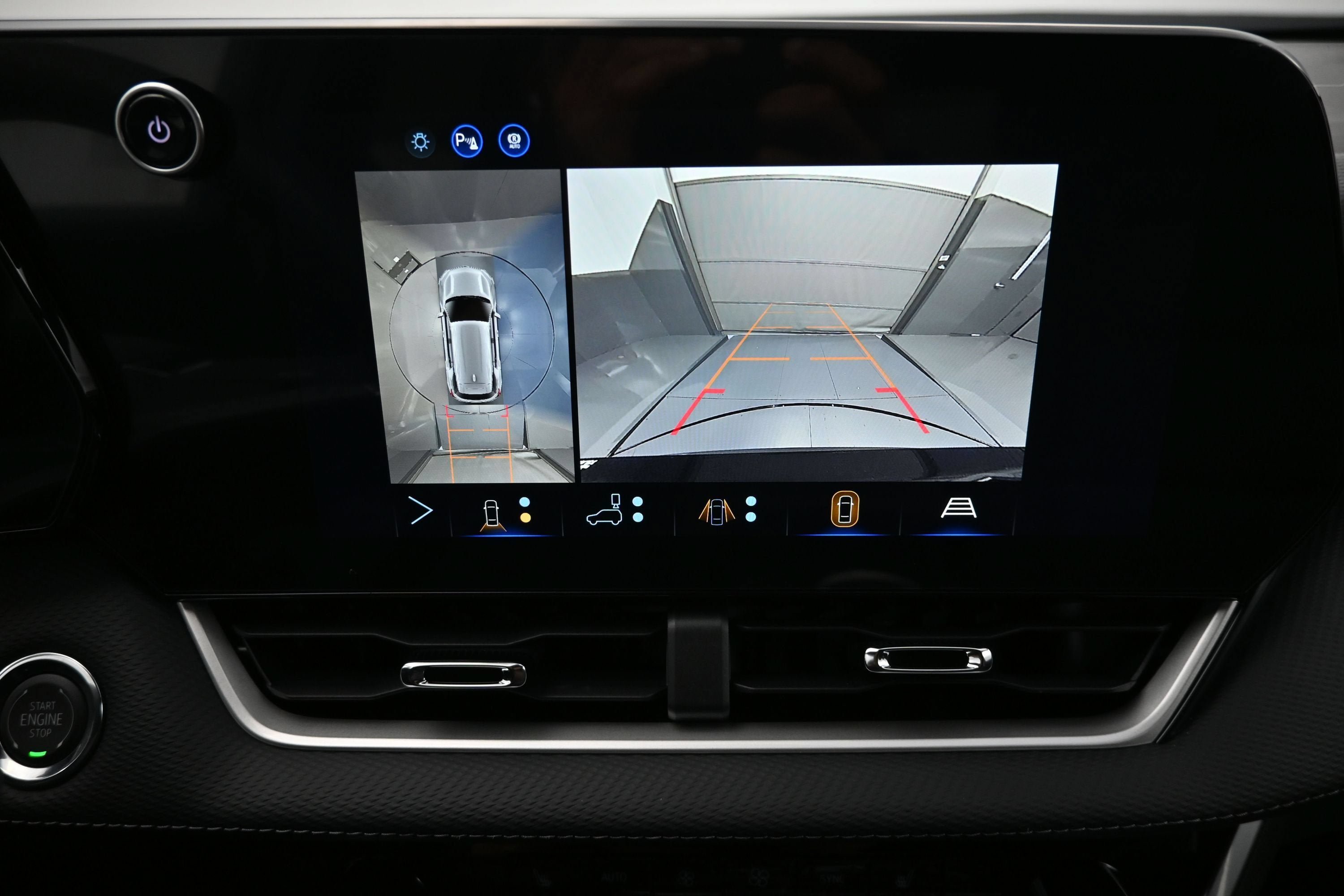 New 2027 Chevrolet Equinox LT w/ Convenience Package II FWD image 18