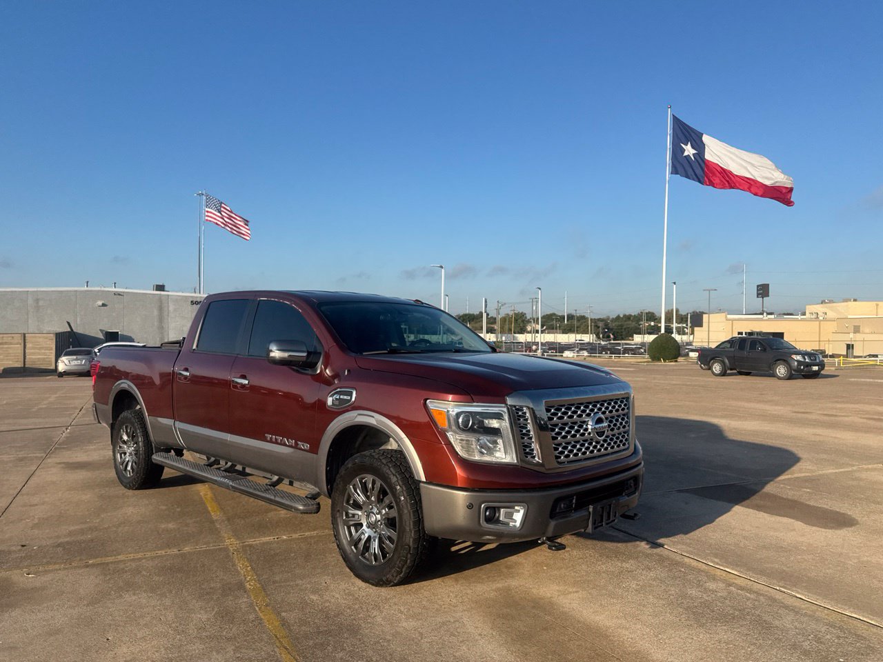 Used 2019 Nissan Titan Platinum Reserve w/ Platinum Utility Package AWD/4WD image 2