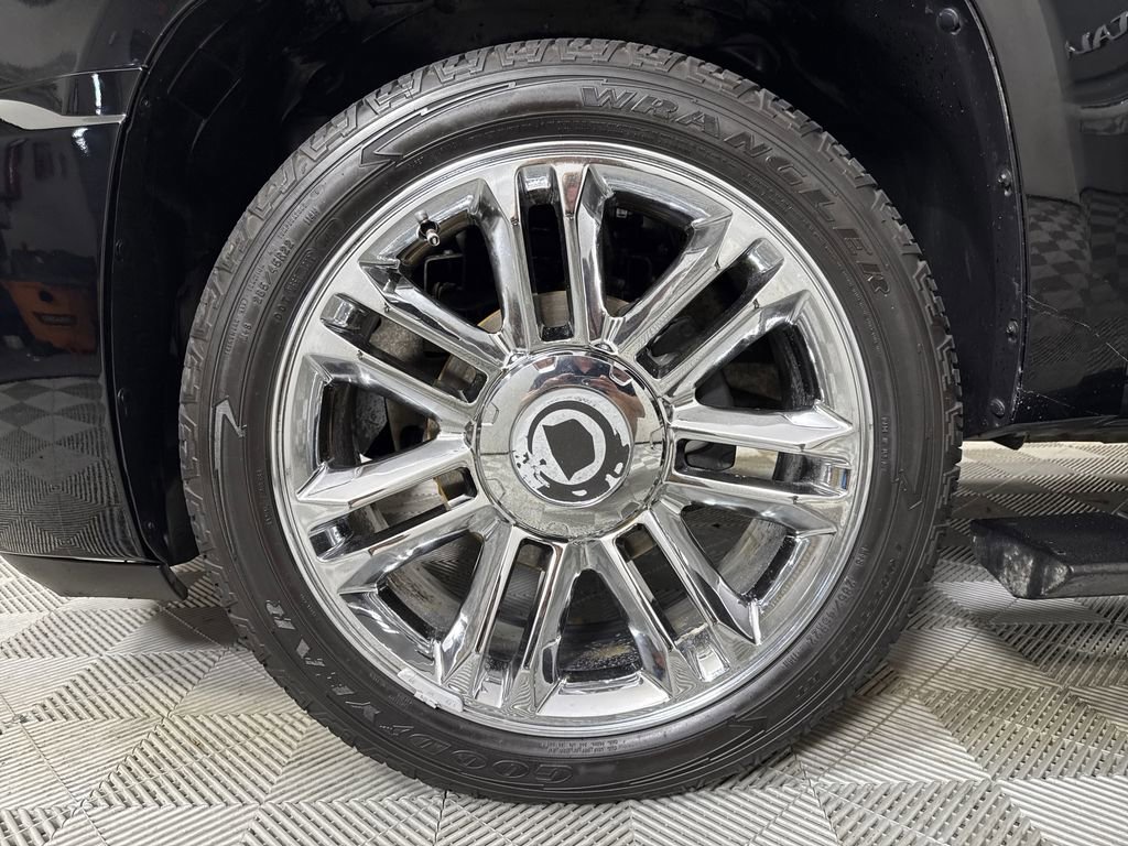 Used 2012 Cadillac Escalade Platinum AWD/4WD image 21