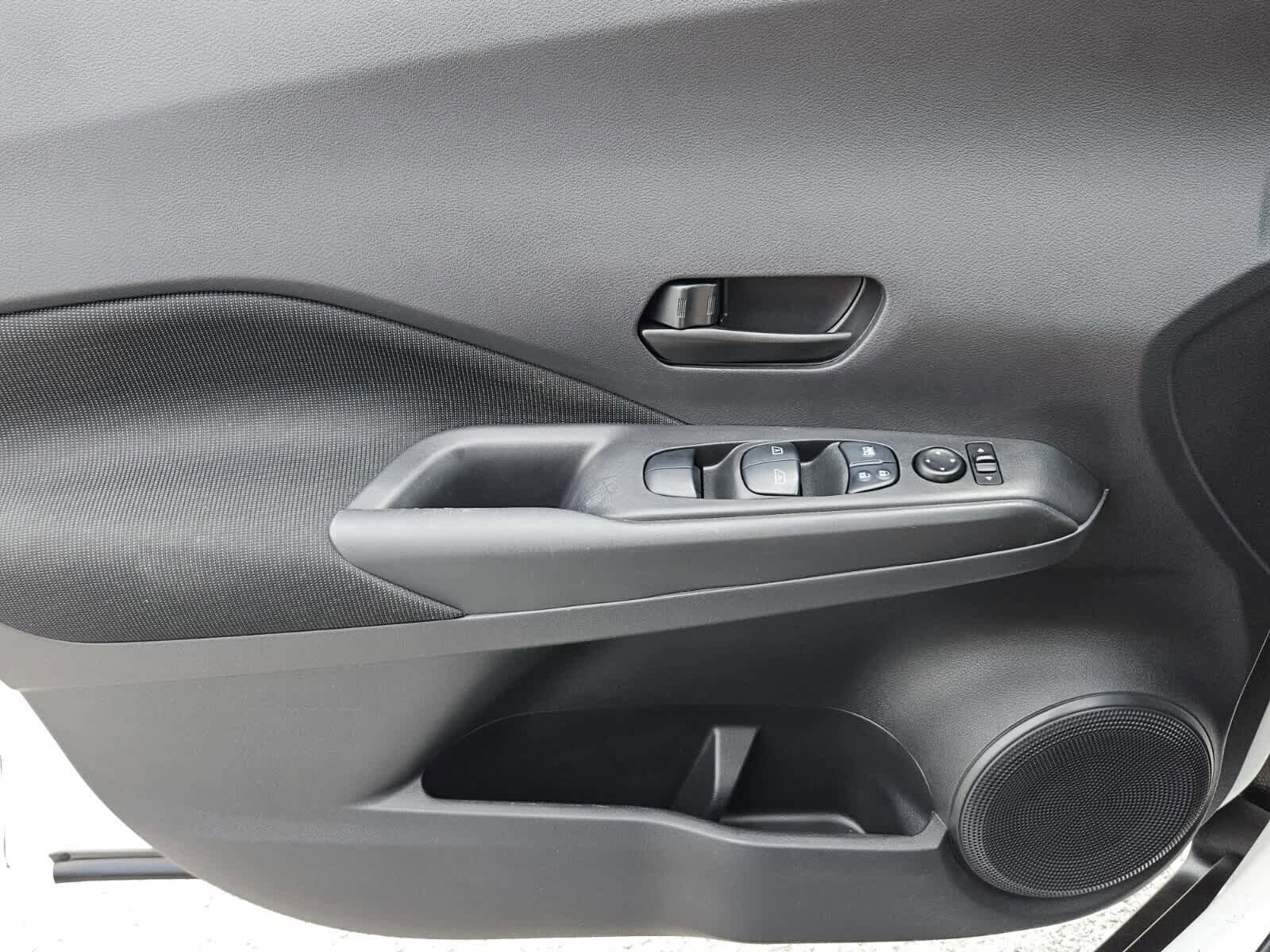 Used 2021 Nissan Kicks S FWD image 16