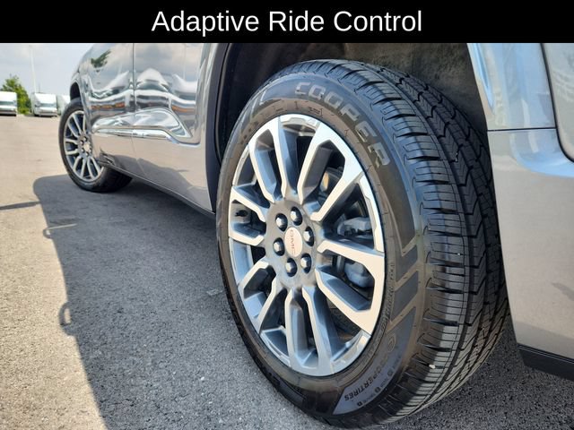Used 2021 GMC Acadia Denali w/ Denali Ultimate Package AWD/4WD image 17