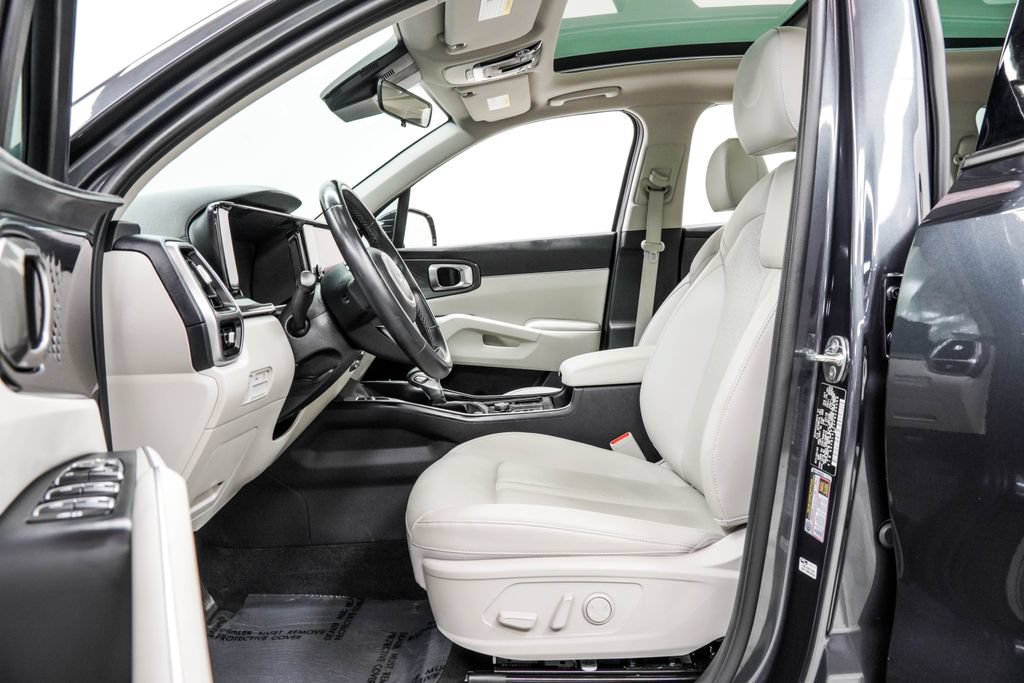 Used 2023 Kia Sorento S w/ Panoramic Sunroof Package FWD image 17