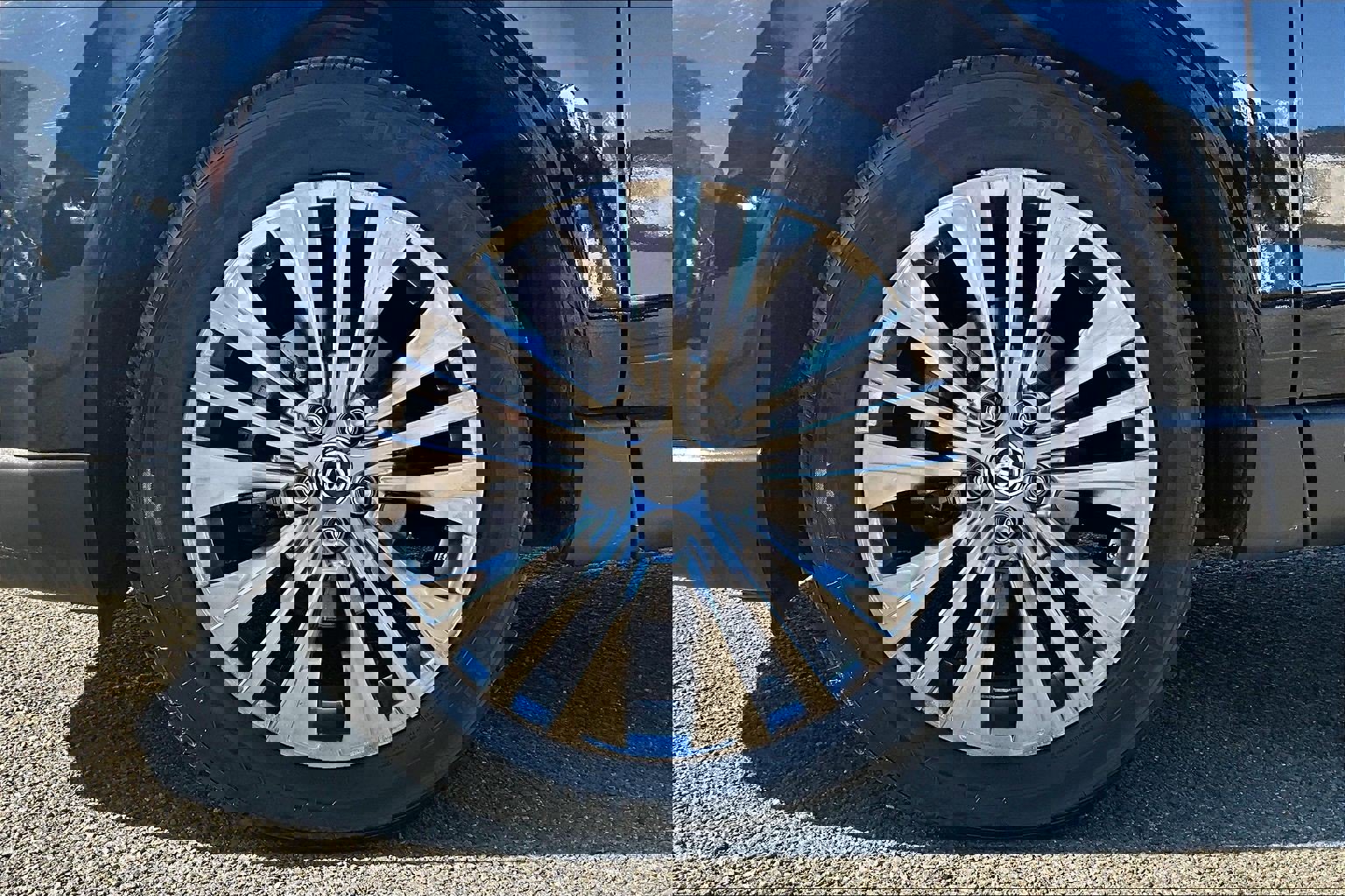 Used 2021 Toyota Venza XLE w/ Softex Package image 9