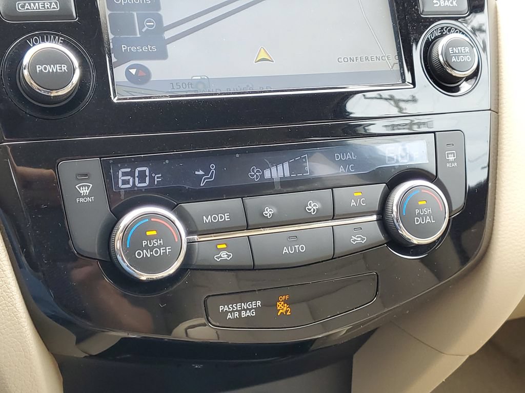 Used 2014 Nissan Rogue SL AWD/4WD image 25