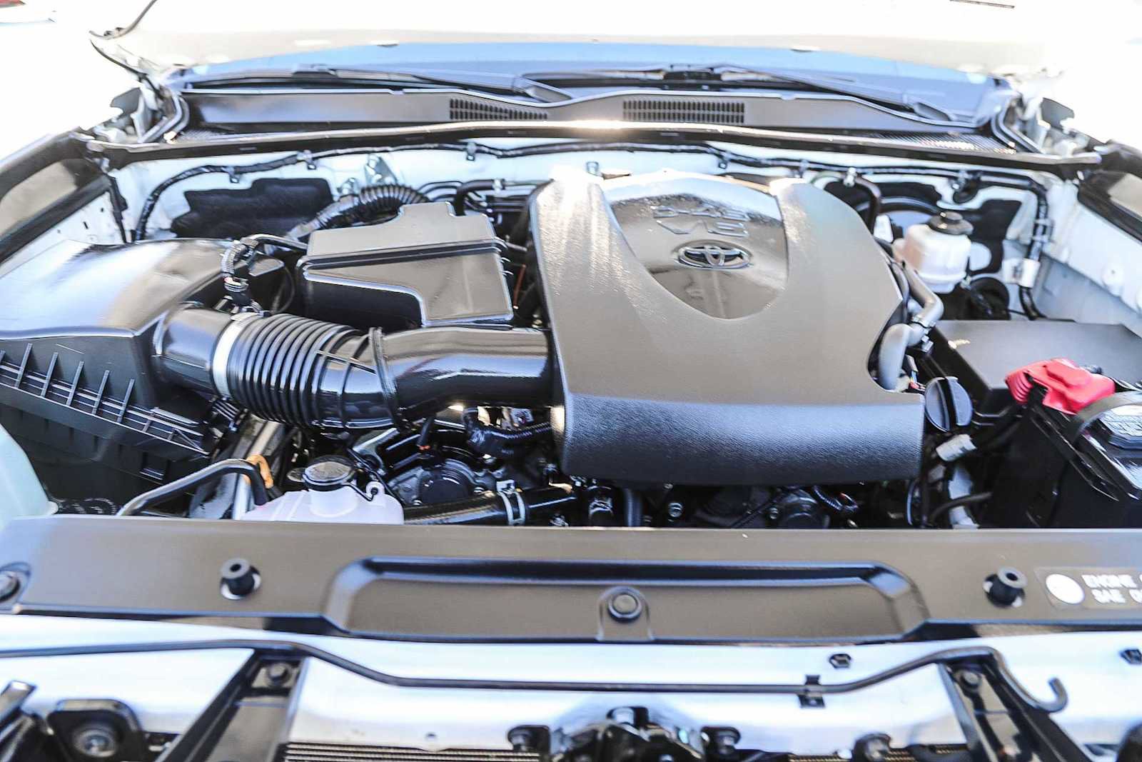 Certified 2018 Toyota Tacoma SR w/ SR Convenience Package image 25