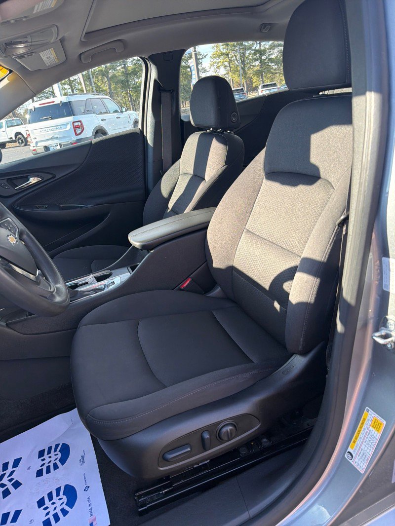 Used 2024 Chevrolet Malibu LT FWD image 9